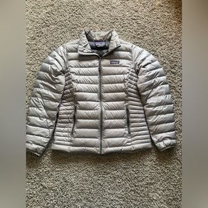 Patagonia down sweater /light jacket